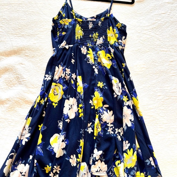 Old Navy Fit and Flare Blue Floral Cami Dress - Picture 4 of 4